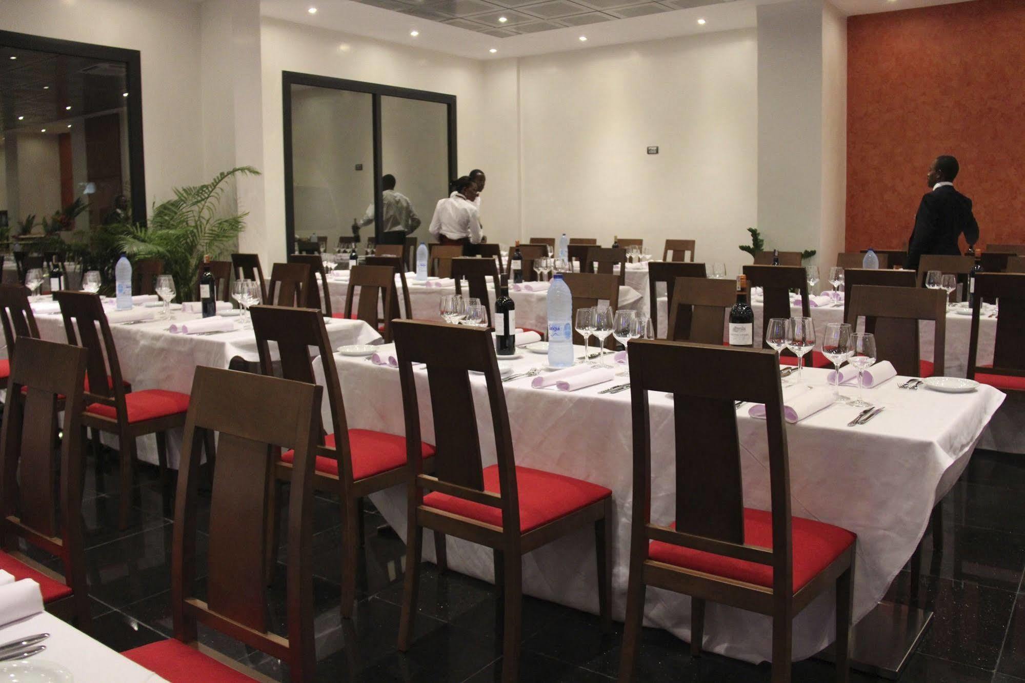Star Land Hotel Bonapriso Douala Ngoại thất bức ảnh