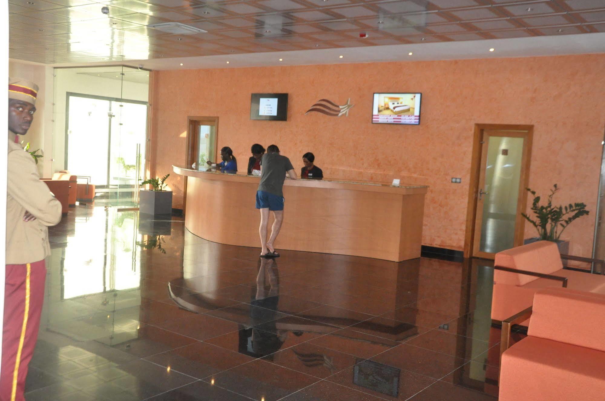 Star Land Hotel Bonapriso Douala Ngoại thất bức ảnh
