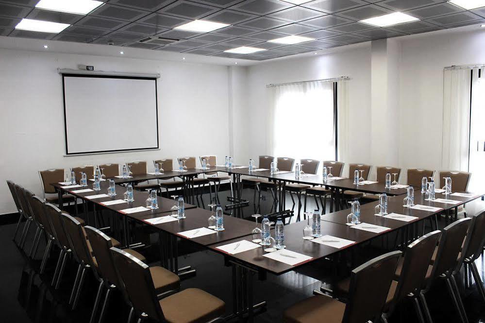 Star Land Hotel Bonapriso Douala Ngoại thất bức ảnh