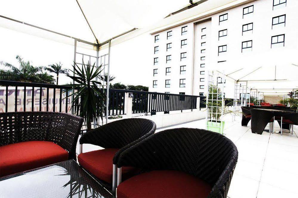 Star Land Hotel Bonapriso Douala Ngoại thất bức ảnh